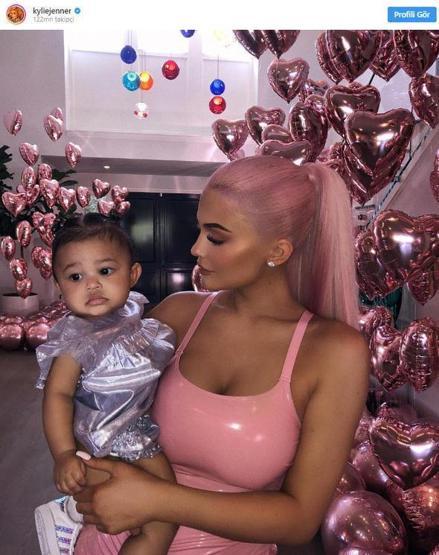 Kylie Jenner estetik iddialarını yalanladı