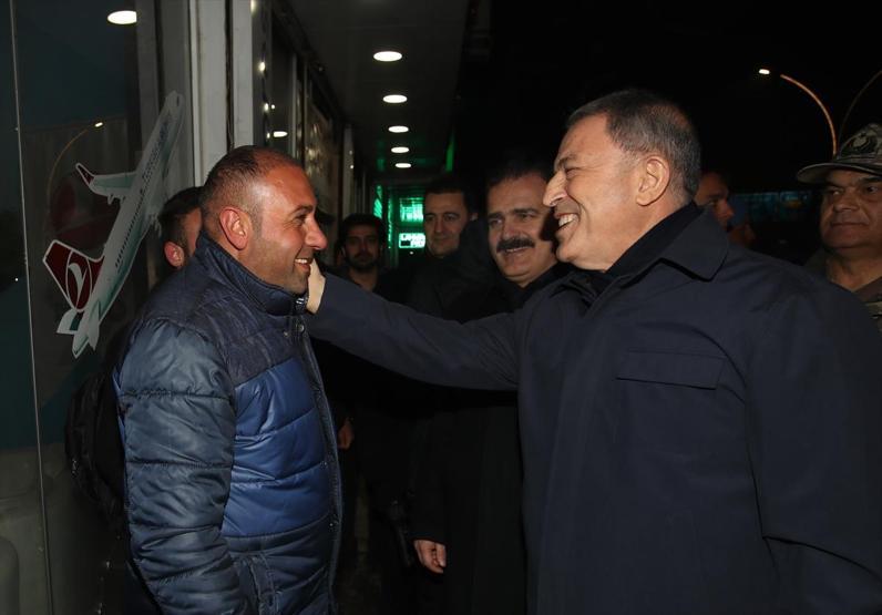 Bakan Akar ve Orgeneral Güler Hakkaride