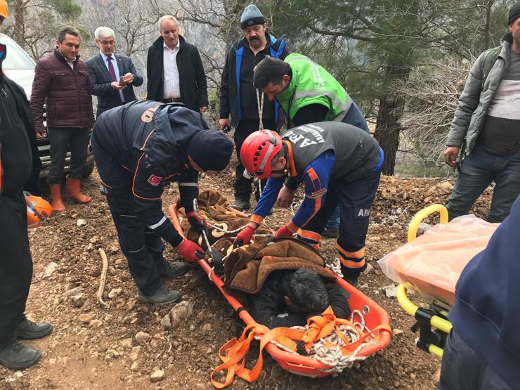 Avlanırken uçurumdan düştü, 22 saatlik operasyonla kurtarıldı