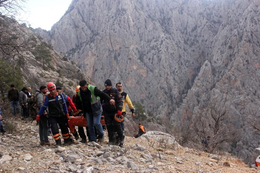 Avlanırken uçurumdan düştü, 22 saatlik operasyonla kurtarıldı