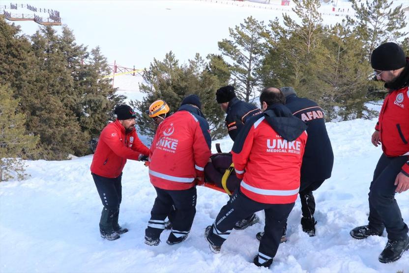 Ergan Dağında gerçeğini aratmayan çığ tatbikatı
