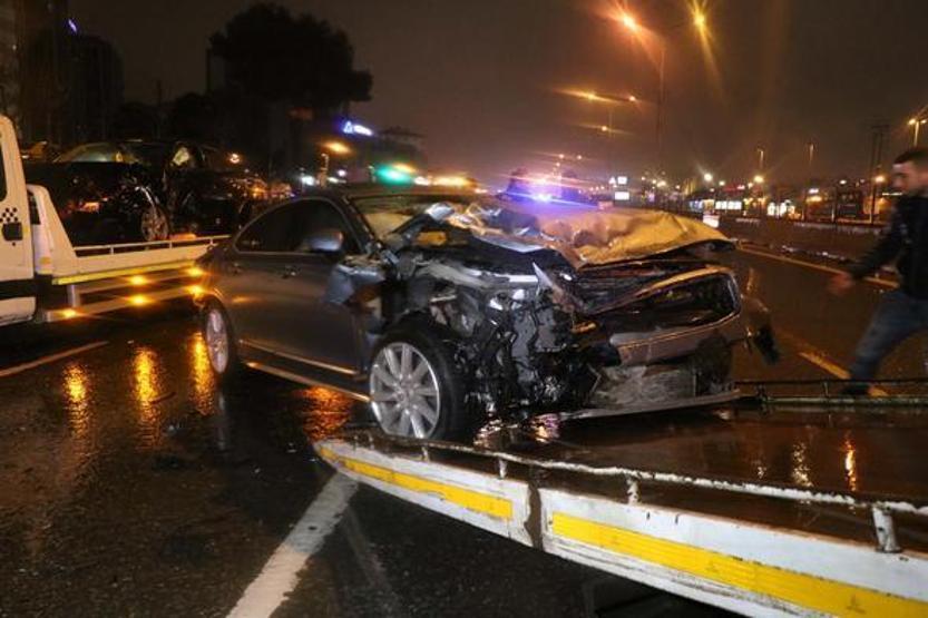 E-5te zincirleme trafik kazası Bir kişi öldü, 4 kişi de yaralandı