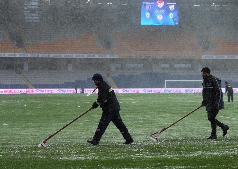 Başakşehir - Bursaspor maçı ertelendi