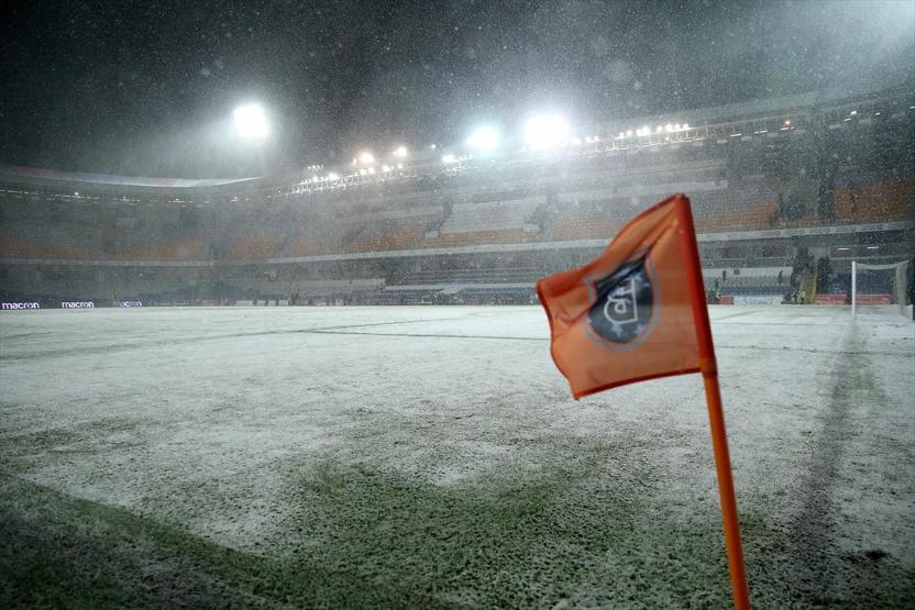 Başakşehir - Bursaspor maçı ertelendi