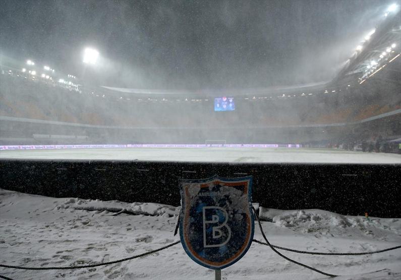 Başakşehir - Bursaspor maçı ertelendi