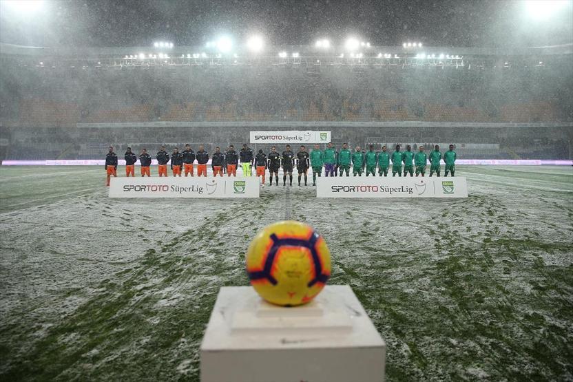Başakşehir - Bursaspor maçı ertelendi