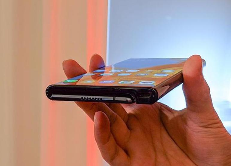 Huawei Mate X tanıtıldı, işte özellikleri ve fiyatı