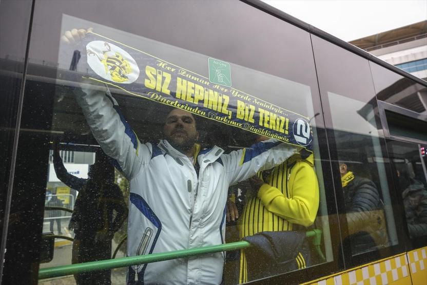 Fenerbahçe taraftarları Vodafone Parka hareket etti