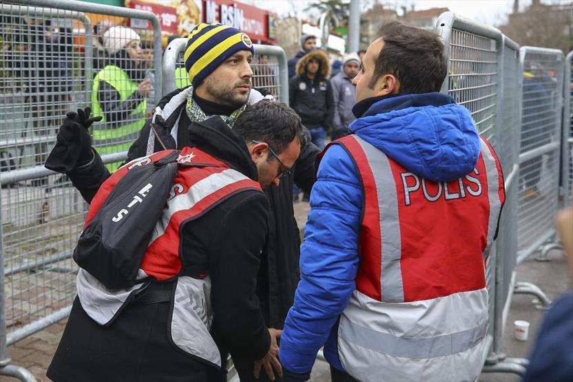 Fenerbahçe taraftarları Vodafone Parka hareket etti