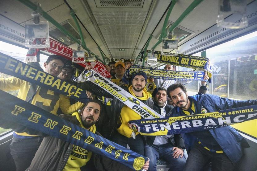 Fenerbahçe taraftarları Vodafone Parka hareket etti