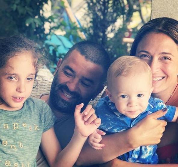 Ceyda Düvenci kızı için verdiği 8 yıllık mücadeleyi anlattı: Biz onuncu kattan düştük