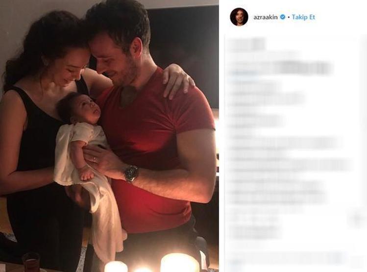 Azra Akın bebeğiyle poz verdi