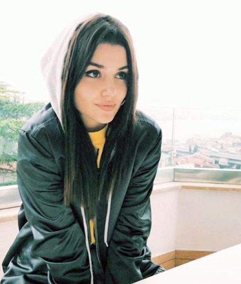 Hande Erçel annesi hakkında konuştu