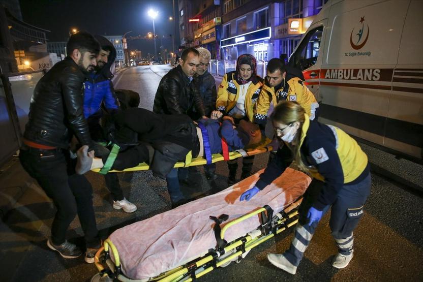 Başkentte yol ortasına yatan kişi zor anlar yaşattı