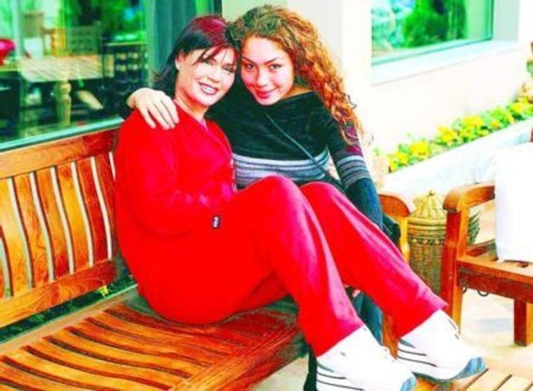 Ünlülerin çocukluk ve gençlik halleri