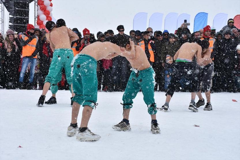 2 bin 800 rakımda kar festivali düzenlendi
