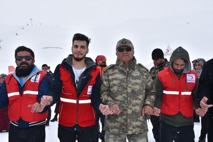 2 bin 800 rakımda kar festivali düzenlendi