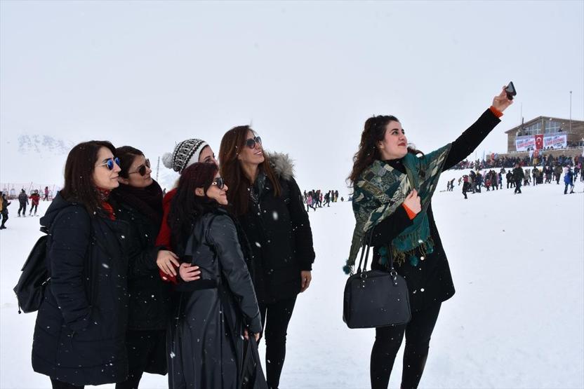 2 bin 800 rakımda kar festivali düzenlendi