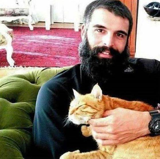 Mehmet Akif Alakurta tepkiler devam ediyor