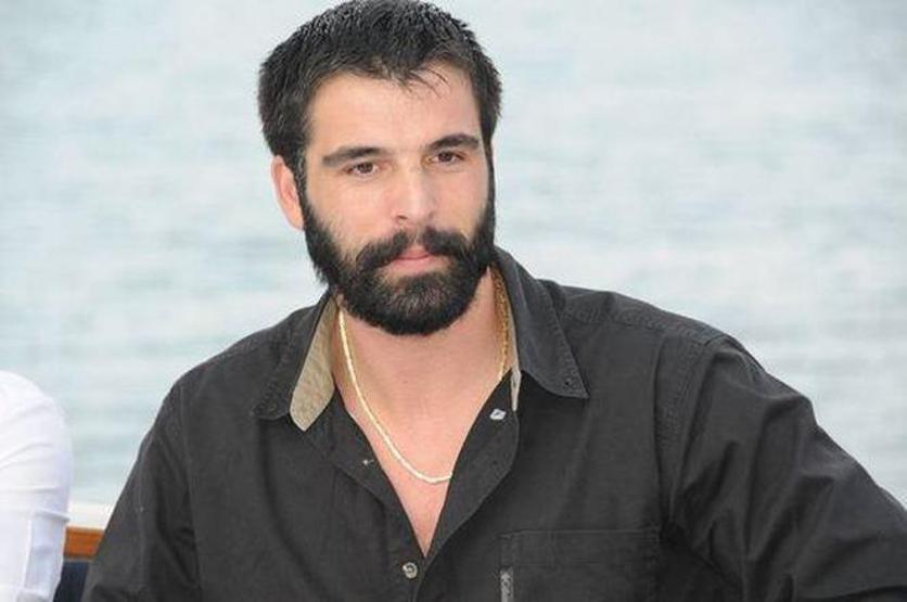 Mehmet Akif Alakurta tepkiler devam ediyor