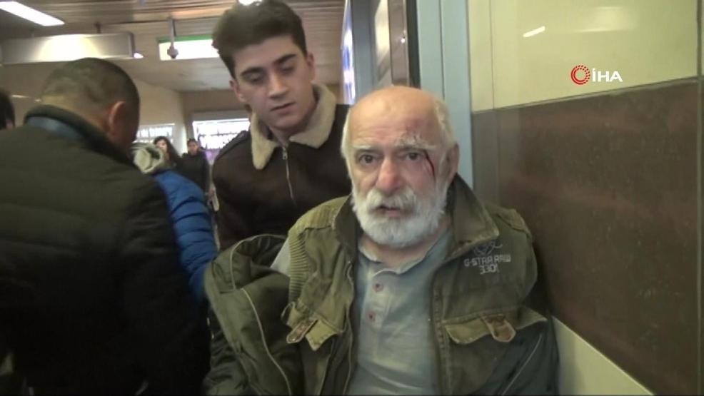 Ünlü oyuncu Taksimde yürüyen merdivenden düşerek yaralandı