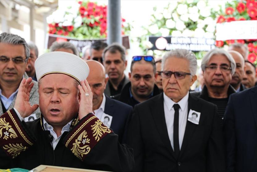 Sanatçı Zülfü Livanelinin acı günü