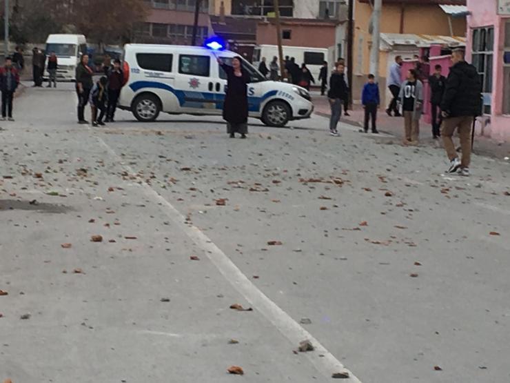 İki aile birbirine girdi, adeta savaş çıktı: 200 polis müdahale etti