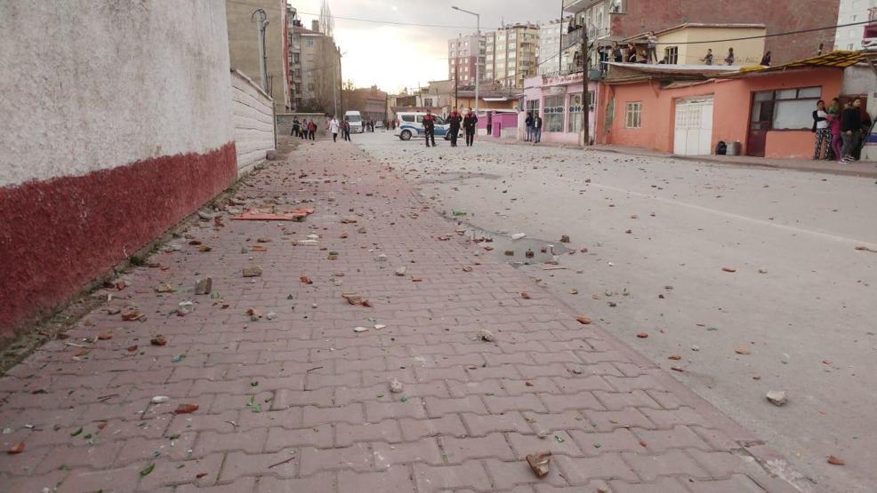 İki aile birbirine girdi, adeta savaş çıktı: 200 polis müdahale etti