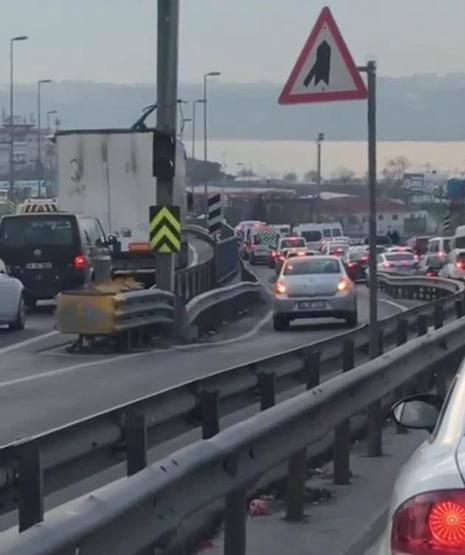 E-5te trafik terörü: Trafiği görüp geri geri yola çıktılar