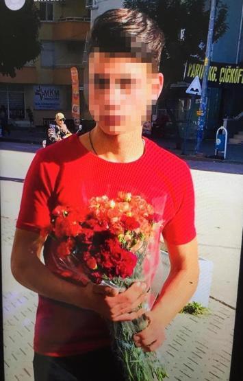 Çocuğu boks makinesi yerine koyup dövdü, arkadaşı videoya çekti