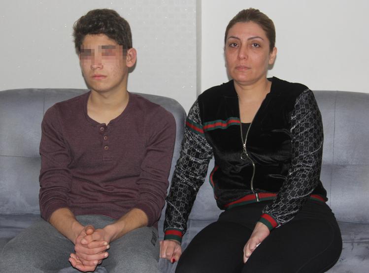Çocuğu boks makinesi yerine koyup dövdü, arkadaşı videoya çekti