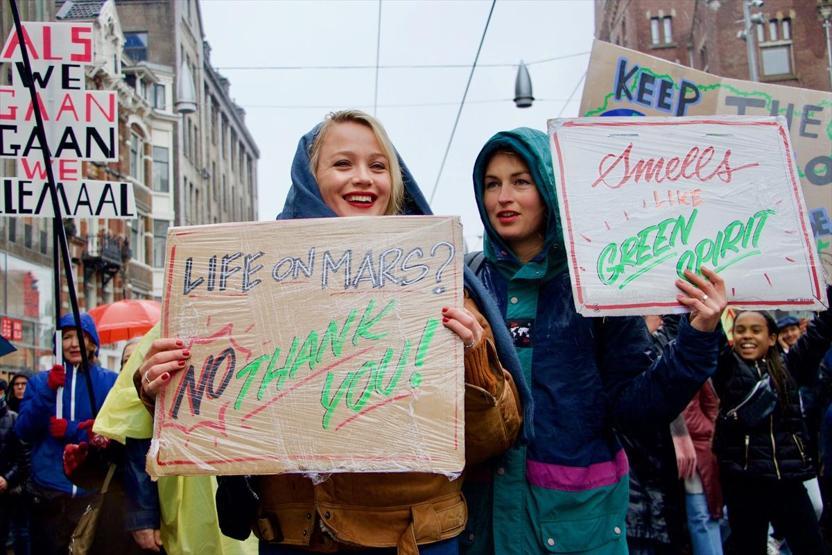 Hollandada iklim protestosu: 35 bin kişi başkentte toplandı