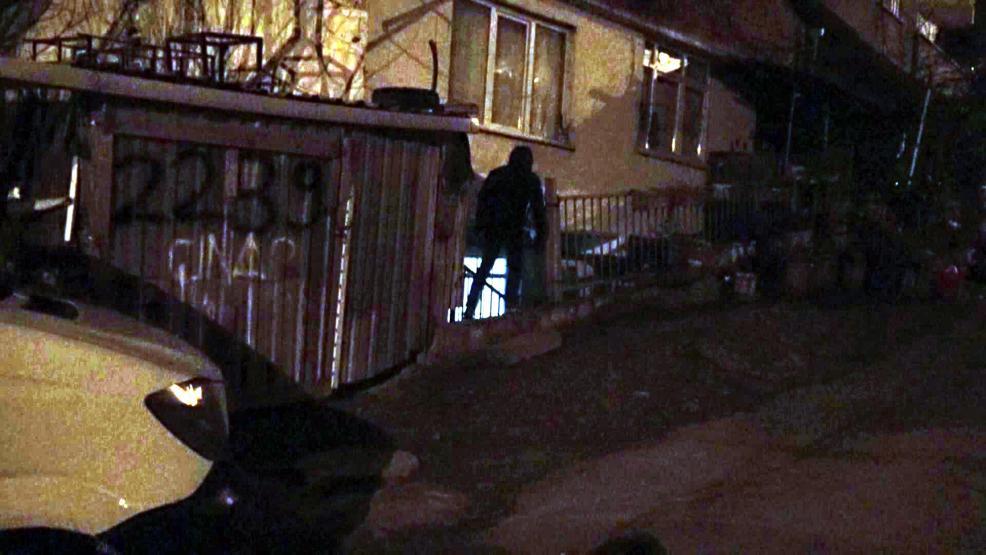 Hızır bu kez Başakşehirde ortaya çıktı... Evlere para dolu zarf bırakıyor