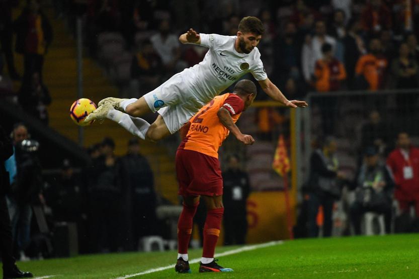 Galatasaray - Antalyaspor maçı yorumları: Galatasaray santrforu Robinho’ymuşçasına oynuyor