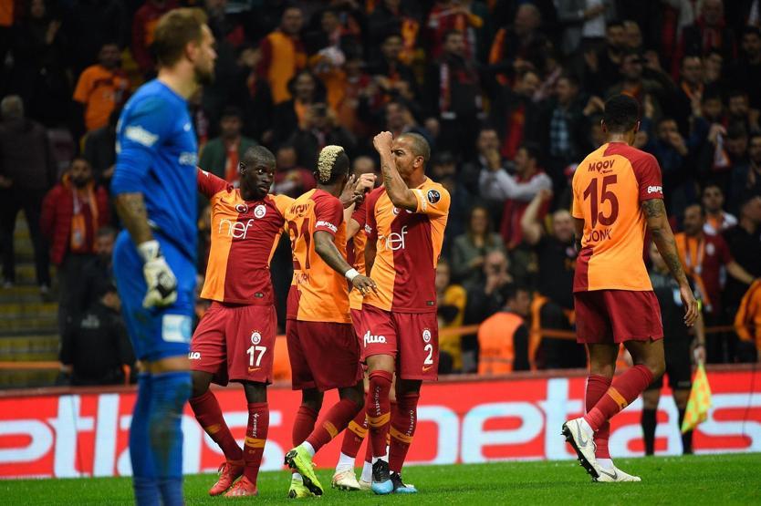 Galatasaray - Antalyaspor maçı yorumları: Galatasaray santrforu Robinho’ymuşçasına oynuyor