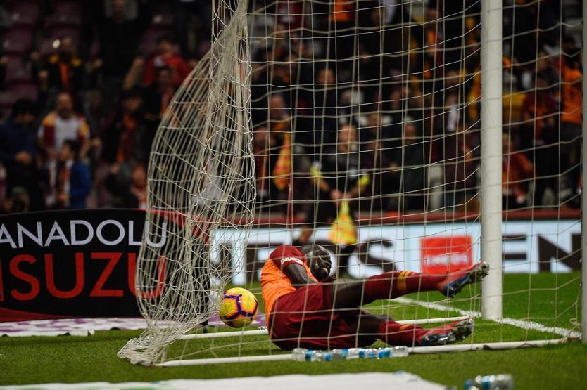 Galatasaray - Antalyaspor maçı yorumları: Galatasaray santrforu Robinho’ymuşçasına oynuyor
