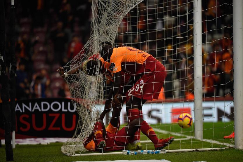 Galatasaray - Antalyaspor maçı yorumları: Galatasaray santrforu Robinho’ymuşçasına oynuyor