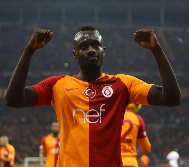 Galatasaray - Antalyaspor maçı yorumları: Galatasaray santrforu Robinho’ymuşçasına oynuyor
