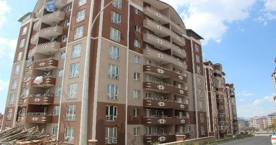 Konut stoğu arttı, fiyatlar düştü Sitede sıfır daireler 130 bin lira