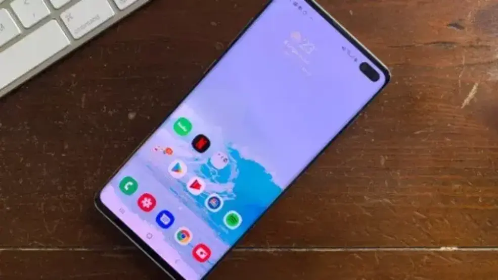 Delikli ekran tasarımına sahip en iyi telefonlar