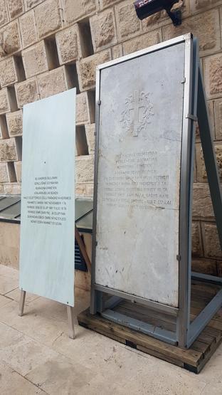Şeker tezgahı olarak kullanılıyordu, 138 yıllık mezar taşı çıktı