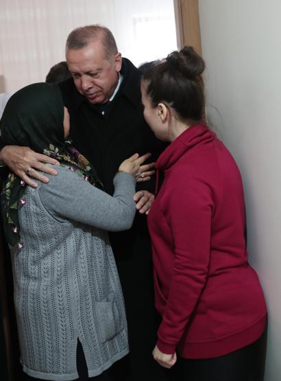 Cumhurbaşkanı Erdoğan vatandaşın çay davetini geri çevirmedi