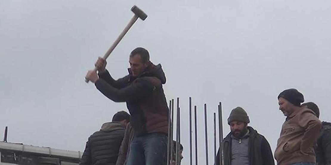 Yaptıkları kaçak inşaatı kendileri yıktı