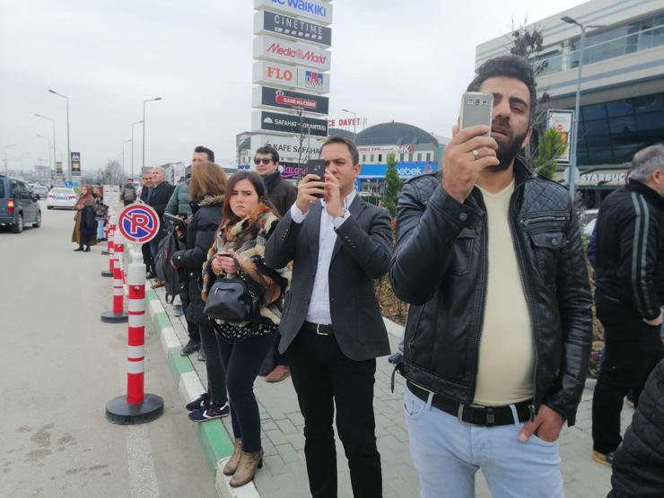 İntihar girişimini cep telefonlarından canlı yayınladılar