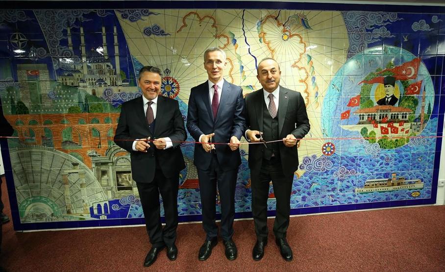 Bakan Çavuşoğlu ve Stoltenberg Brükselde çini pano açılışı yaptı