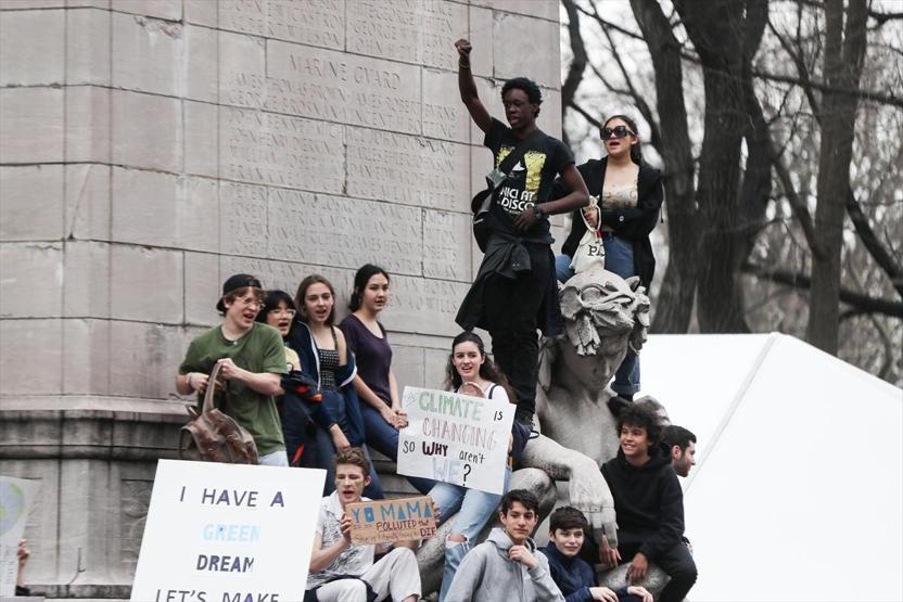 New Yorkta öğrencilerden iklim değişikliği konusunda protesto eylemi