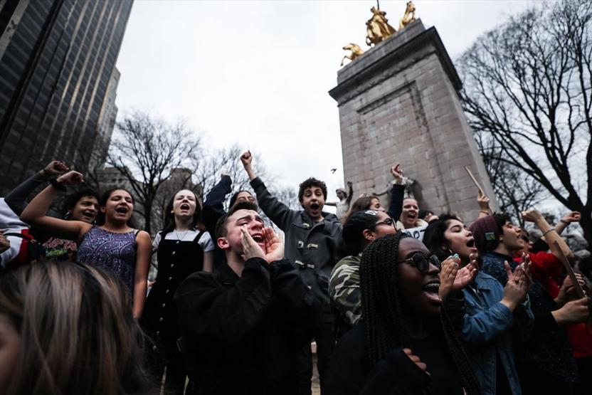 New Yorkta öğrencilerden iklim değişikliği konusunda protesto eylemi