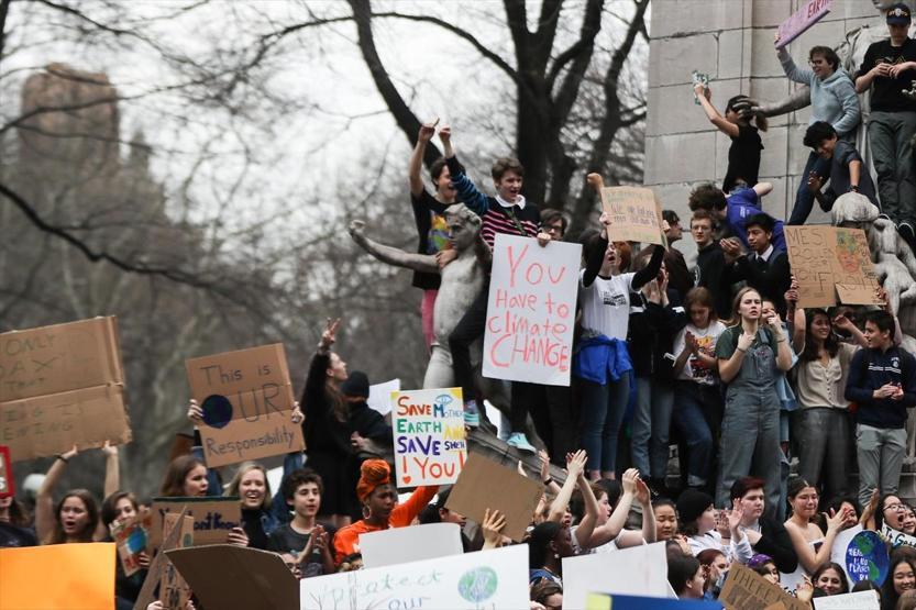 New Yorkta öğrencilerden iklim değişikliği konusunda protesto eylemi