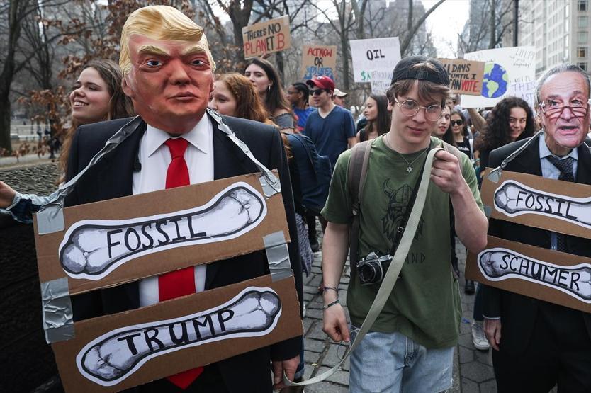 New Yorkta öğrencilerden iklim değişikliği konusunda protesto eylemi
