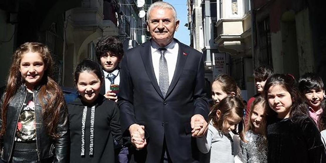 Binali Yıldırımdan büyüdüğü sokağa ziyaret